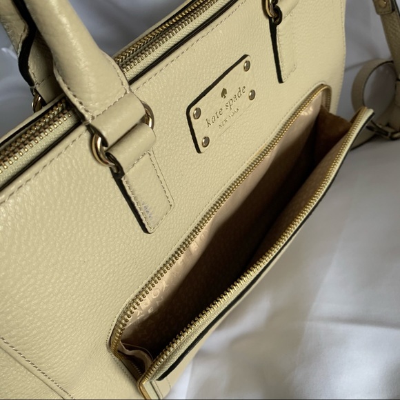 Kate Spade Cream Pebble Leather crossbody NWOT - Picture 4 of 12